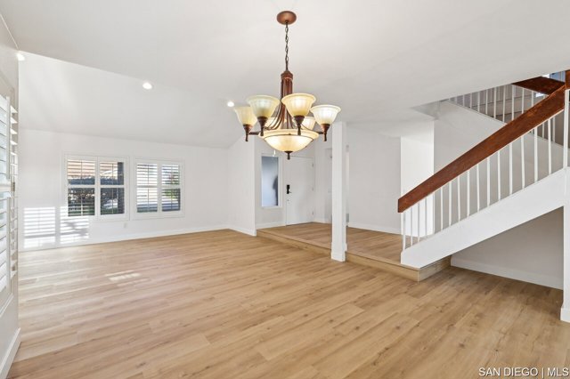7270 Rondel CT, San Diego CA: https://media.crmls.org/mediaz/8477d3a0-975c-4d16-b21e-f8034b15345b.jpg