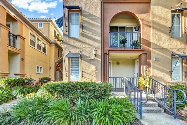 2043 Sonador Commons, San Jose CA: https://media.crmls.org/mediaz/8477e4e3-dbf1-4d6b-966c-27dcc5132b28.jpg