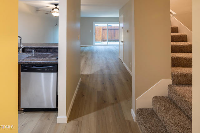 Detail Gallery Image 4 of 17 For 2503 Bayshore Ave, Ventura,  CA 93001 - 2 Beds | 1/1 Baths