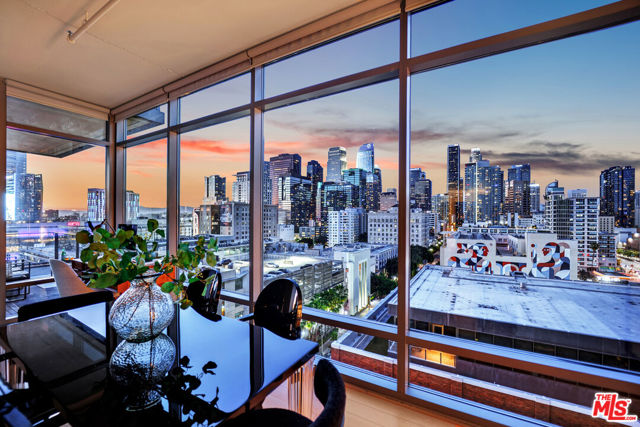 1100 S Hope Street, Los Angeles CA: https://media.crmls.org/mediaz/847908db-8af8-455a-b136-2ed2f56f21ca.jpg