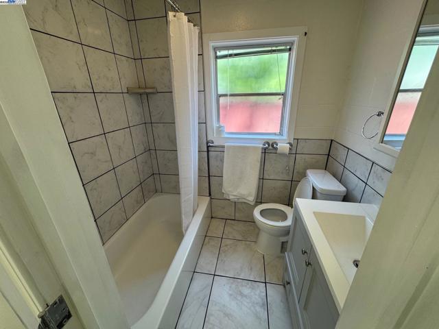865 Old Canyon Road, Fremont CA: https://media.crmls.org/mediaz/84790e0a-f7b7-4225-af7c-8106cdf2241d.jpg