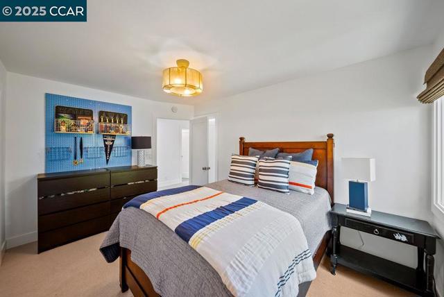 33 Los Arabis Circle, Lafayette CA: https://media.crmls.org/mediaz/84791286-6cc2-460b-a016-9c1639331625.jpg