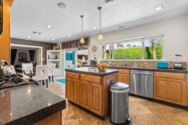Image 20 of 77 For 502 Molino Road