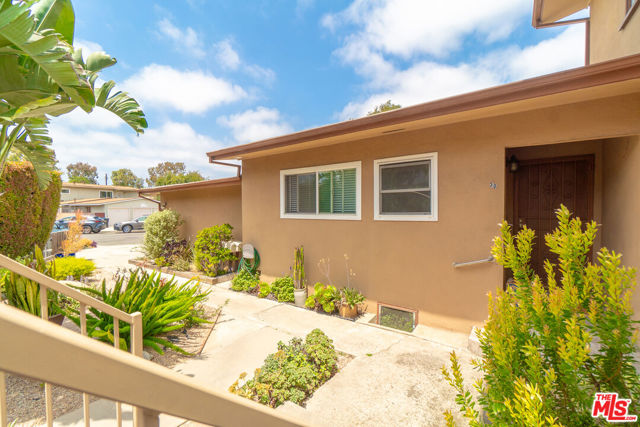 12030 Sylvester, Los Angeles CA: https://media.crmls.org/mediaz/847a8984-2620-4ffb-80a4-99a14a100179.jpg