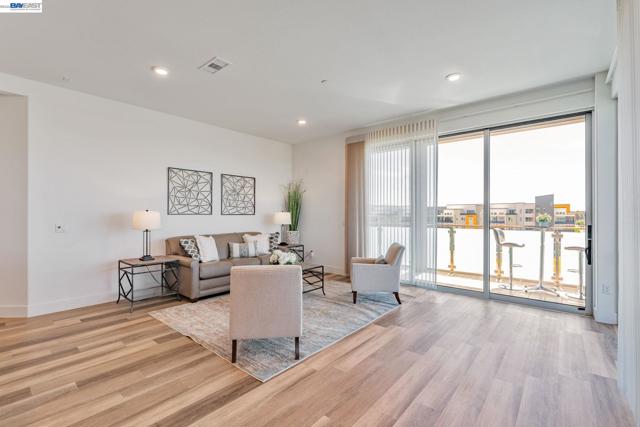 45128 Warm Springs Blvd, Fremont CA: https://media.crmls.org/mediaz/847aa739-9c06-4dc5-af63-d561b9d7e4ca.jpg