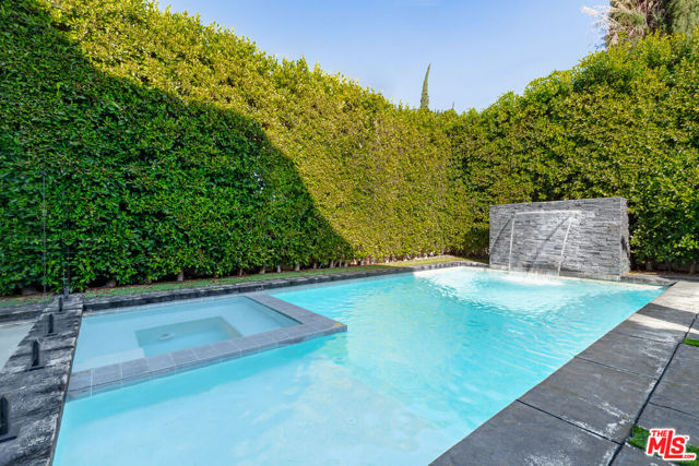 5000 Petit Avenue, Encino CA: https://media.crmls.org/mediaz/847afb5c-b2a0-400d-940f-514f7da66b49.jpg