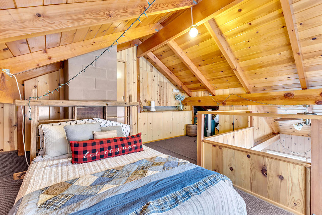 https://media.crmls.org/mediaz/847b294b-5cda-474d-9e16-2a920ce0d9c7.jpg?preset=X-Large