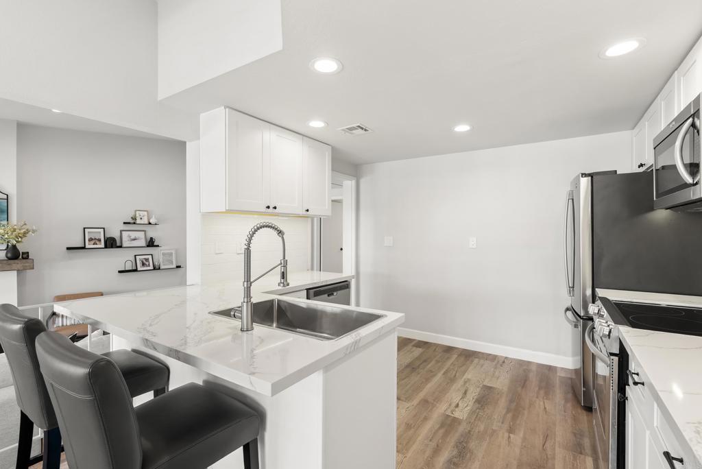 2630 Pirineos Way - photo 15