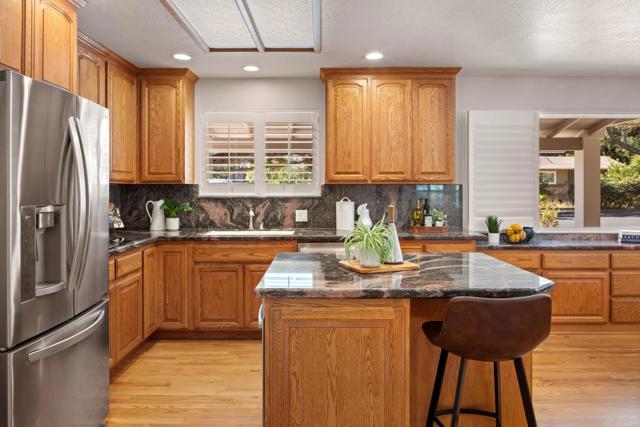 880 Moana Court, Palo Alto CA: https://media.crmls.org/mediaz/847bf244-24de-47b9-91c1-e53cfc822496.jpg