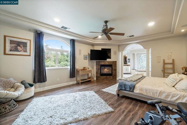 2550 E Jenny Ave, Fresno CA: https://media.crmls.org/mediaz/847c172a-0175-4433-a567-d9426873fd4c.jpg