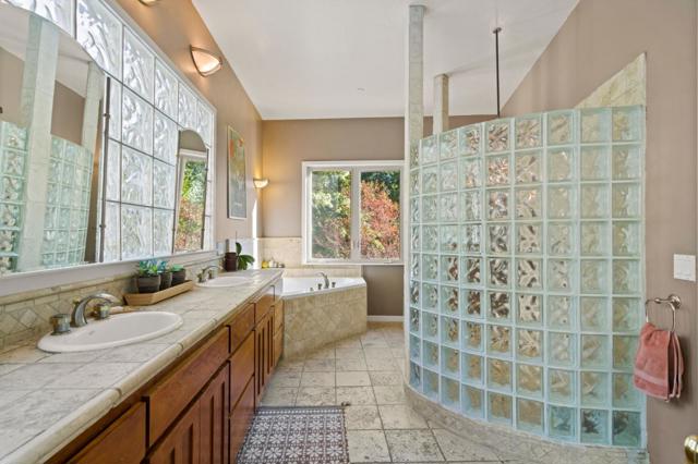 23185 Old Santa Cruz Highway, Los Gatos CA: https://media.crmls.org/mediaz/847c3c91-2f62-4891-9c1d-8479a76d74f2.jpg