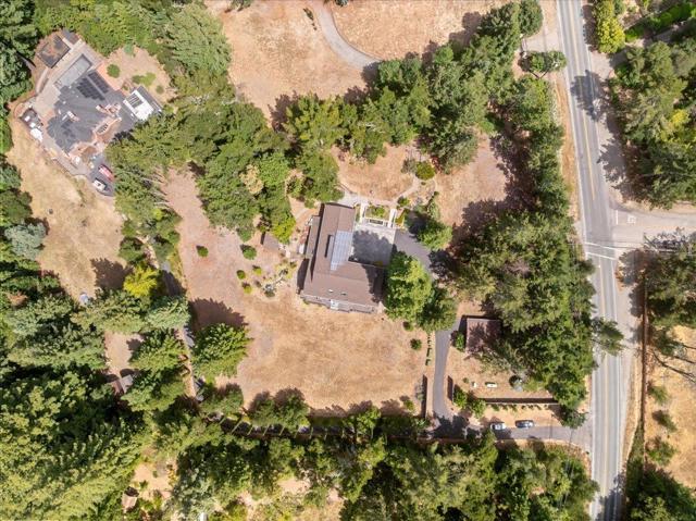 23435 Summit Road, Los Gatos CA: https://media.crmls.org/mediaz/847c69e7-e090-4da9-8f0c-4d3e1e693720.jpg