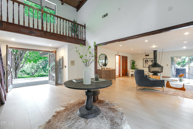 Detail Gallery Image 5 of 32 For 1327 S Hollencrest Dr, West Covina,  CA 91791 - 4 Beds | 4 Baths
