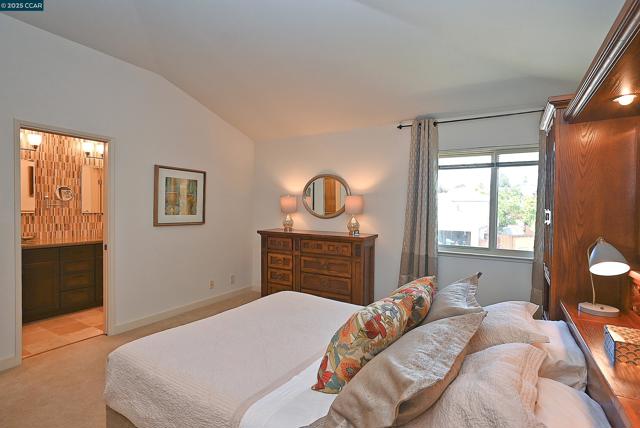 594 Morning Glory Dr, Benicia CA: https://media.crmls.org/mediaz/847d1ccb-2cf4-4235-83b5-f0674c9d85f0.jpg