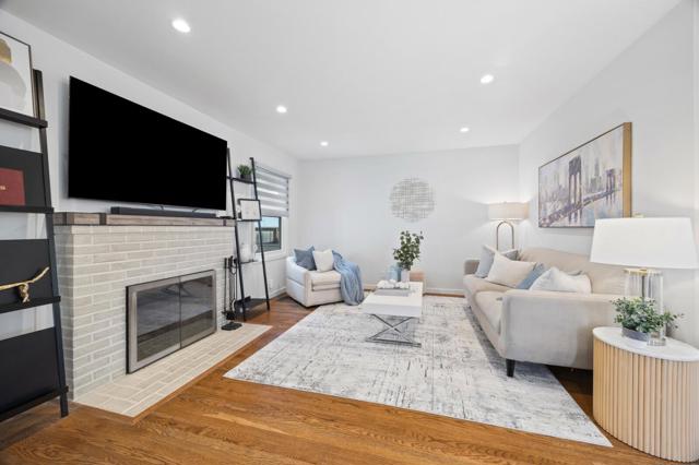 3755 Bay Road, Menlo Park CA: https://media.crmls.org/mediaz/847d337e-5f68-40b1-90b2-fbcae5886e87.jpg