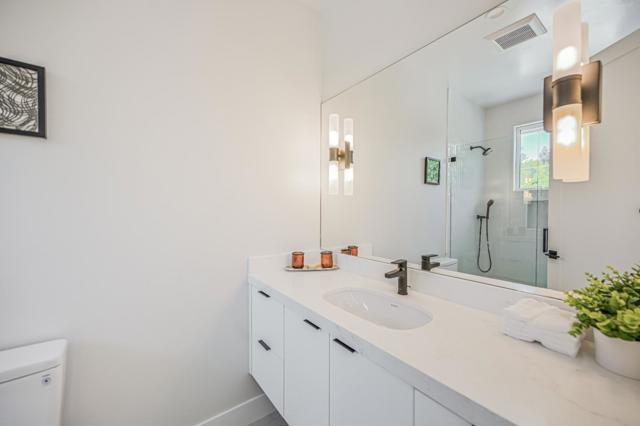 980 Lucky Avenue, Menlo Park CA: https://media.crmls.org/mediaz/847d3e52-9cd5-4a4a-8045-d1e590486f0f.jpg
