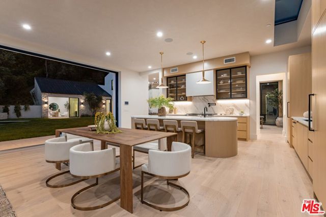 1749 Mandeville Lane, Los Angeles CA: https://media.crmls.org/mediaz/847dc448-d3ae-473b-8627-022537b319b9.jpg
