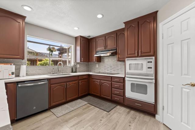 38173 Canyon Oaks Court, Fremont CA: https://media.crmls.org/mediaz/847dece2-632e-4e9a-b5ce-ec1ae6bf0486.jpg