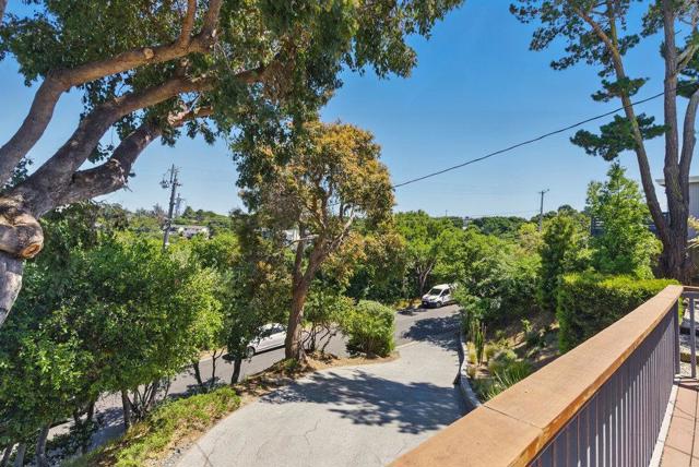 3225 Upper Lock Avenue, Belmont CA: https://media.crmls.org/mediaz/847e0250-2f33-4eec-b38b-ea960197e2ff.jpg