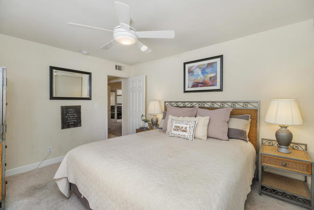 240 Santa Barbara Circle, Palm Desert CA: https://media.crmls.org/mediaz/847e165f-c047-41d6-ab58-e97e9226c96e.jpg
