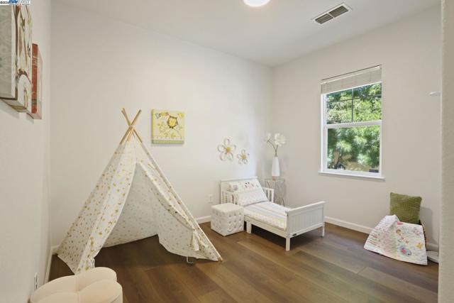 292 W Lucita Way, Mountain House CA: https://media.crmls.org/mediaz/847e195f-e77a-48e4-8877-753adfb1f565.jpg