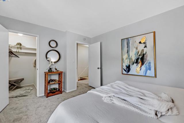 2207 Segundo Ct, Pleasanton CA: https://media.crmls.org/mediaz/847e311e-245c-4257-970e-359db4f720b0.jpg
