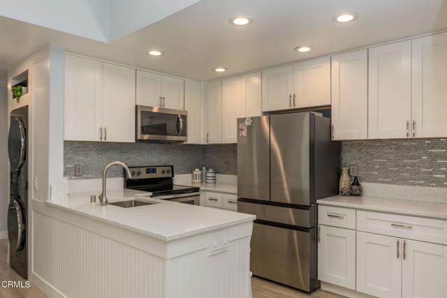 5684 Recodo Way, Camarillo CA: https://media.crmls.org/mediaz/847ed4ed-7cd9-4ba7-86d6-b4c1cceca824.jpg