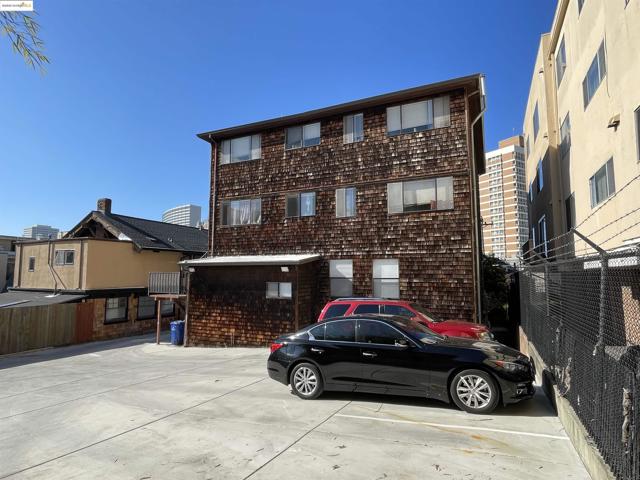 290 Park View Terrace, Oakland CA: https://media.crmls.org/mediaz/847ee6f1-a185-4a70-9904-ed8a1967055e.jpg