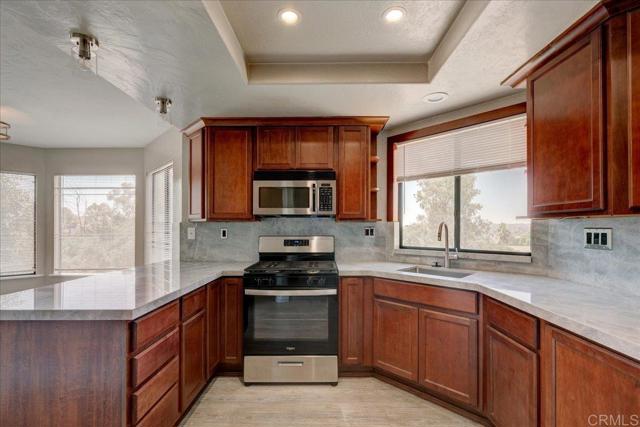 Detail Gallery Image 8 of 43 For 18434 Ramona View Dr, Ramona,  CA 92065 - 4 Beds | 2/1 Baths