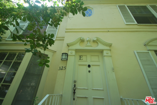 325 PALM Drive, Beverly Hills CA: https://media.crmls.org/mediaz/84803680-0c52-4539-a72c-963f29bdda8e.jpg
