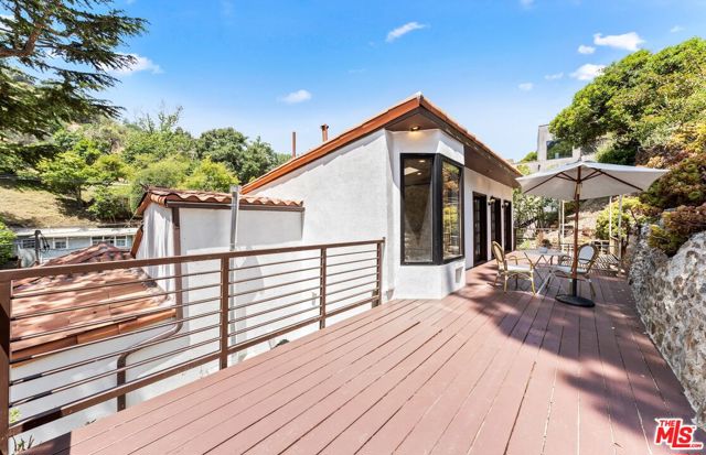 1508 N Beverly Glen Boulevard, Los Angeles CA: https://media.crmls.org/mediaz/84804b42-301a-42f9-935b-22690d347893.jpg