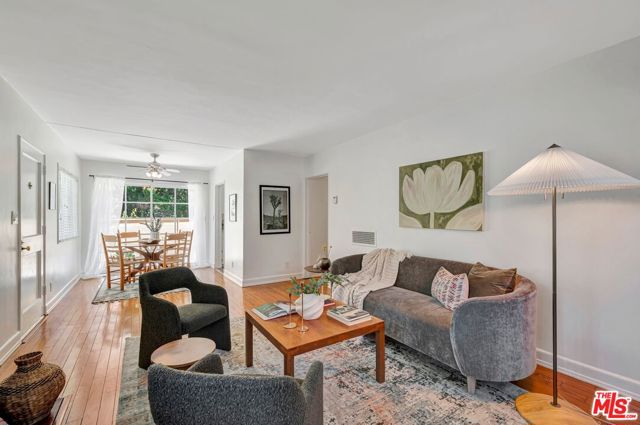 5513 Village, Los Angeles CA: https://media.crmls.org/mediaz/8480a41d-3f41-410b-a46b-9ddc4d145980.jpg