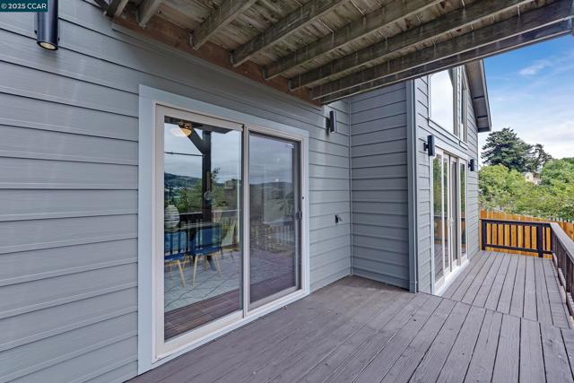 4044 Lambert Rd, El Sobrante CA: https://media.crmls.org/mediaz/8480b5f6-fba8-4b08-8992-19c6b8bc6520.jpg