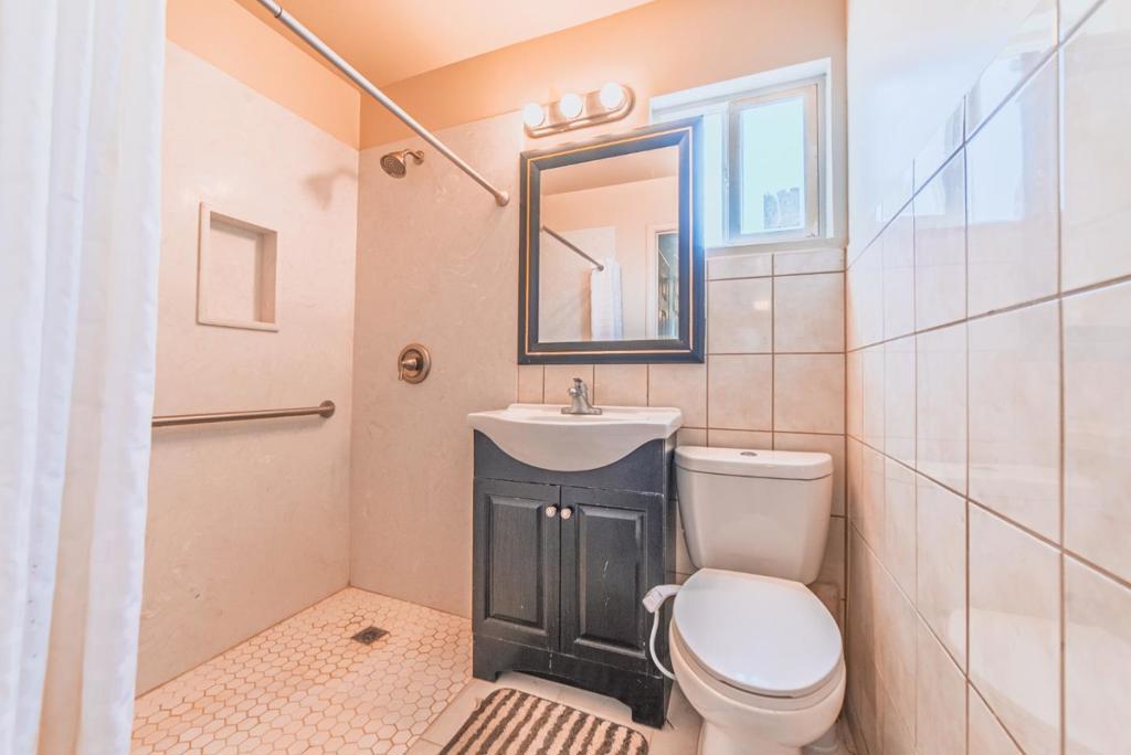 https://media.crmls.org/mediaz/8480da5e-20dd-4ad3-8993-3276d4049d75.jpg?preset=X-Large