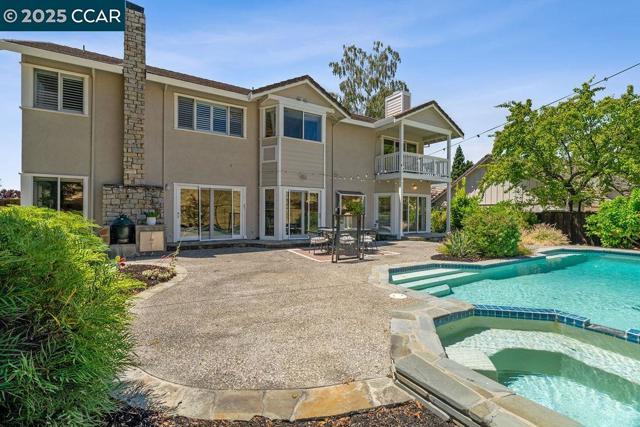 260 Edinburgh Cir, Danville CA: https://media.crmls.org/mediaz/84812067-3019-4631-a7e0-4591b81658c8.jpg