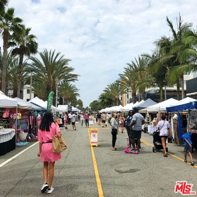 4912 S Centinela Avenue, Los Angeles CA: https://media.crmls.org/mediaz/8481688b-6bd7-4b9c-b74a-636c6416f589.jpg