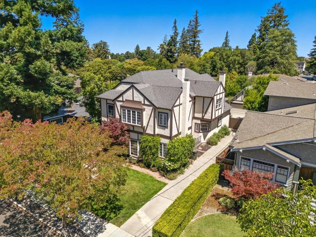 158 Oakdale Street, Redwood City CA: https://media.crmls.org/mediaz/84823451-ad02-482f-9544-cf40706dd3a0.jpg