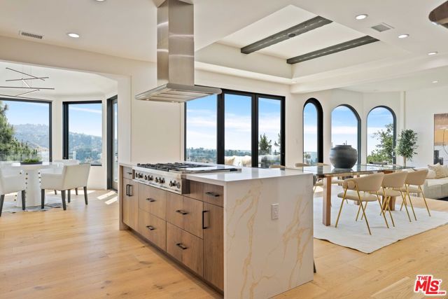 1648 Summitridge, Beverly Hills CA: https://media.crmls.org/mediaz/8482b0fb-f48e-4c45-827b-b2e0daaaa5b3.jpg