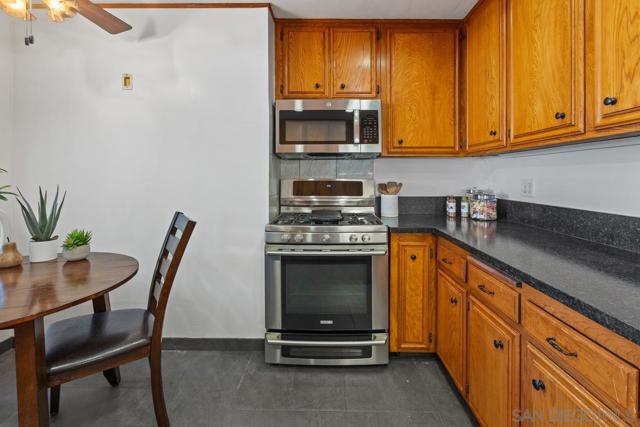 2707 Sweetwater Rd, Spring Valley CA: https://media.crmls.org/mediaz/84837ab4-ad09-4773-a6c3-bee357c9c013.jpg