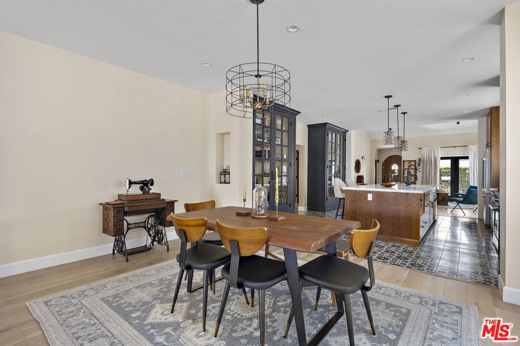 MLS #25537291 img 11