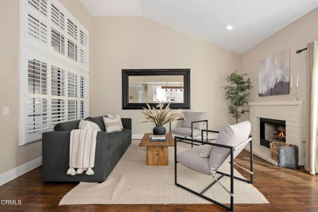 Detail Gallery Image 4 of 38 For 6204 Corte Antigua, Camarillo,  CA 93012 - 2 Beds | 2/1 Baths