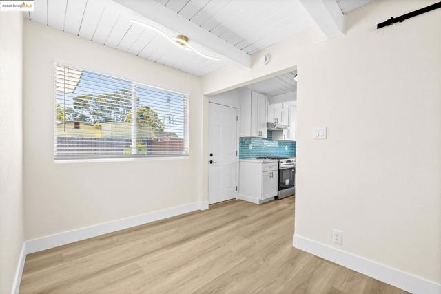 716 Williams Dr, Richmond CA: https://media.crmls.org/mediaz/84854da6-b919-4173-9edf-9b5de9956bf2.jpg