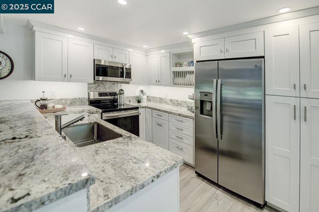 2017 Oakmont Way, Walnut Creek CA: https://media.crmls.org/mediaz/84868c71-2e09-4c2c-a89a-44026588e19b.jpg