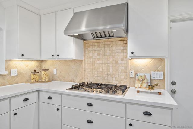 17268 Bernardo Oaks Dr, San Diego CA: https://media.crmls.org/mediaz/8486dfc9-4ff1-4f7a-9f68-daf26b34655e.jpg