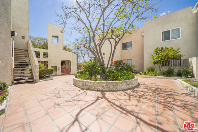 1119 Albany Street, Los Angeles CA: https://media.crmls.org/mediaz/8486f426-42b0-4dfe-be71-416127b89d53.jpg