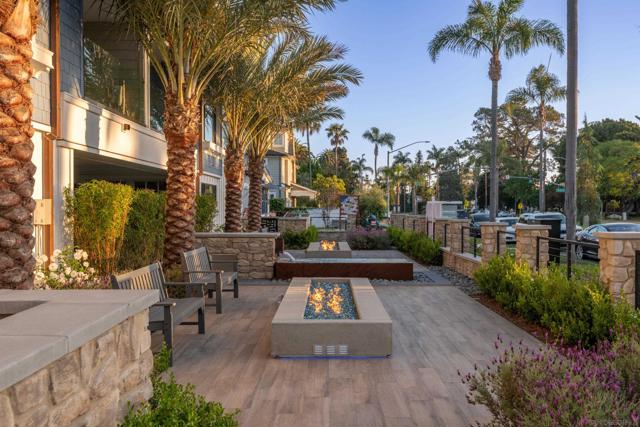 541 Orange Ave, Coronado CA: https://media.crmls.org/mediaz/848704d3-4e1c-448a-b043-b0a032132f9f.jpg