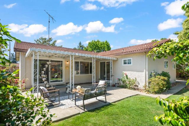 152 Jacinto Way, Sunnyvale CA: https://media.crmls.org/mediaz/8487a6d5-6ff2-4c2d-b8da-edc9e3bc1ccb.jpg