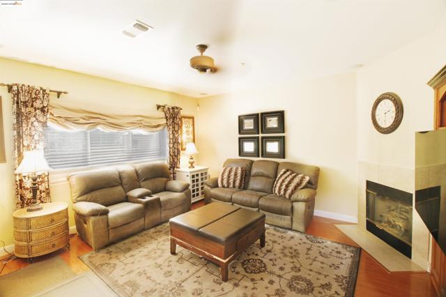 7 Kevin Ln, American Canyon CA: https://media.crmls.org/mediaz/8487f684-ab6b-4c3c-bef0-023ac2cdd8d2.jpg
