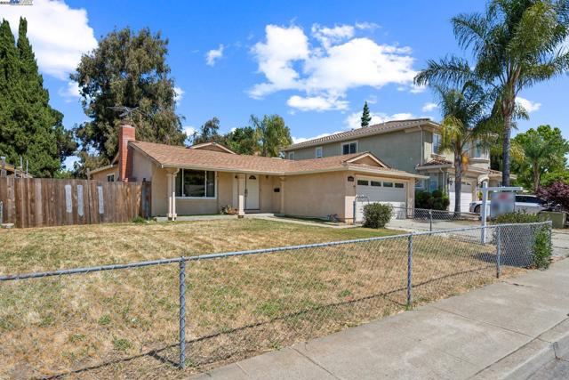 1849 Sherman Dr, Union City CA: https://media.crmls.org/mediaz/8488799a-d447-453c-8ecc-a36f54862ab7.jpg