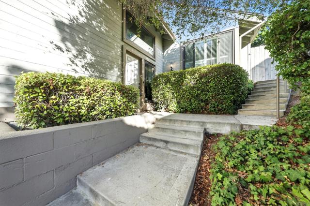 Detail Gallery Image 4 of 51 For 4532 Villas Dr, Bonita,  CA 91902 - 3 Beds | 2/1 Baths